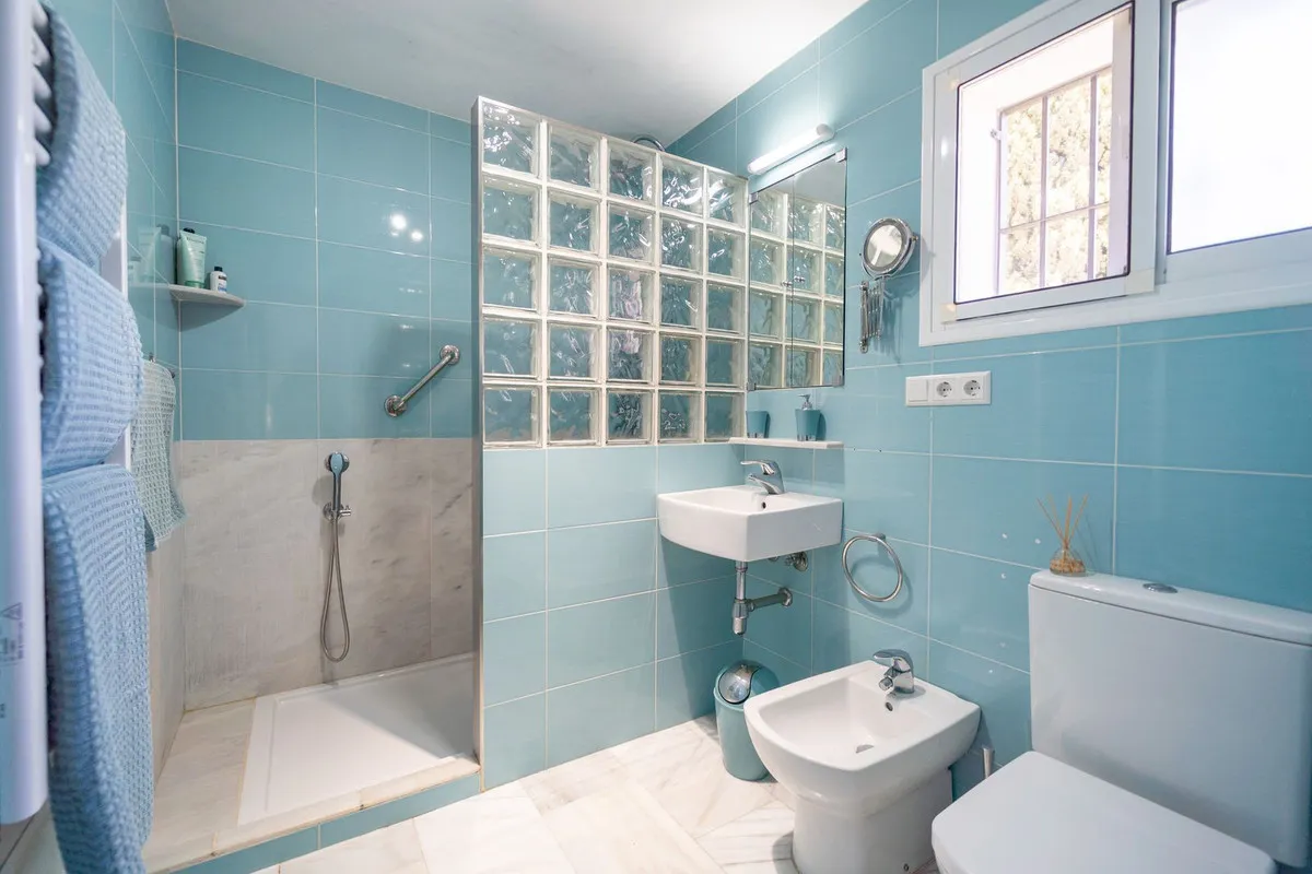 7c2c3a84-11c9-41b6-8a5c-6da9b0cec611