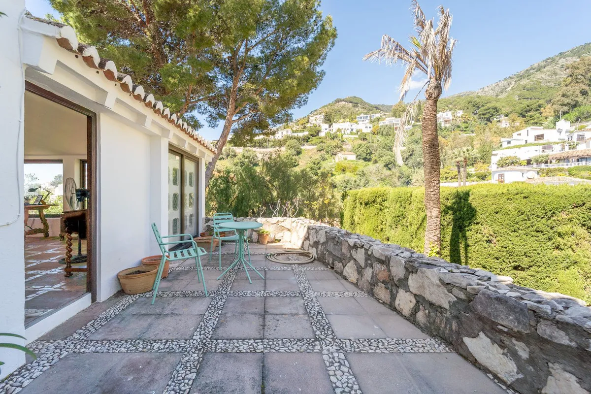 c8c86e1d-d5c4-42ba-9ad7-f641fb539205