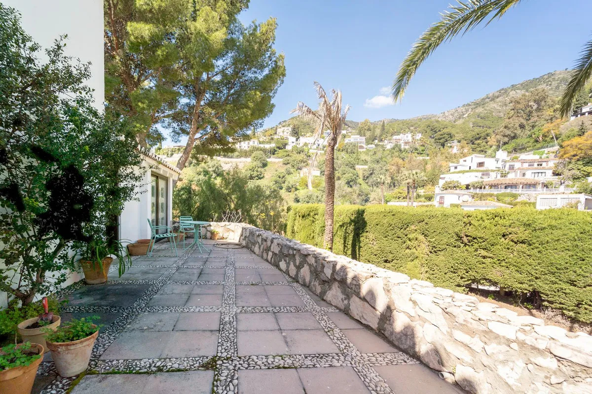 ec6de336-513d-4606-8fc7-e0bd7a45c37f