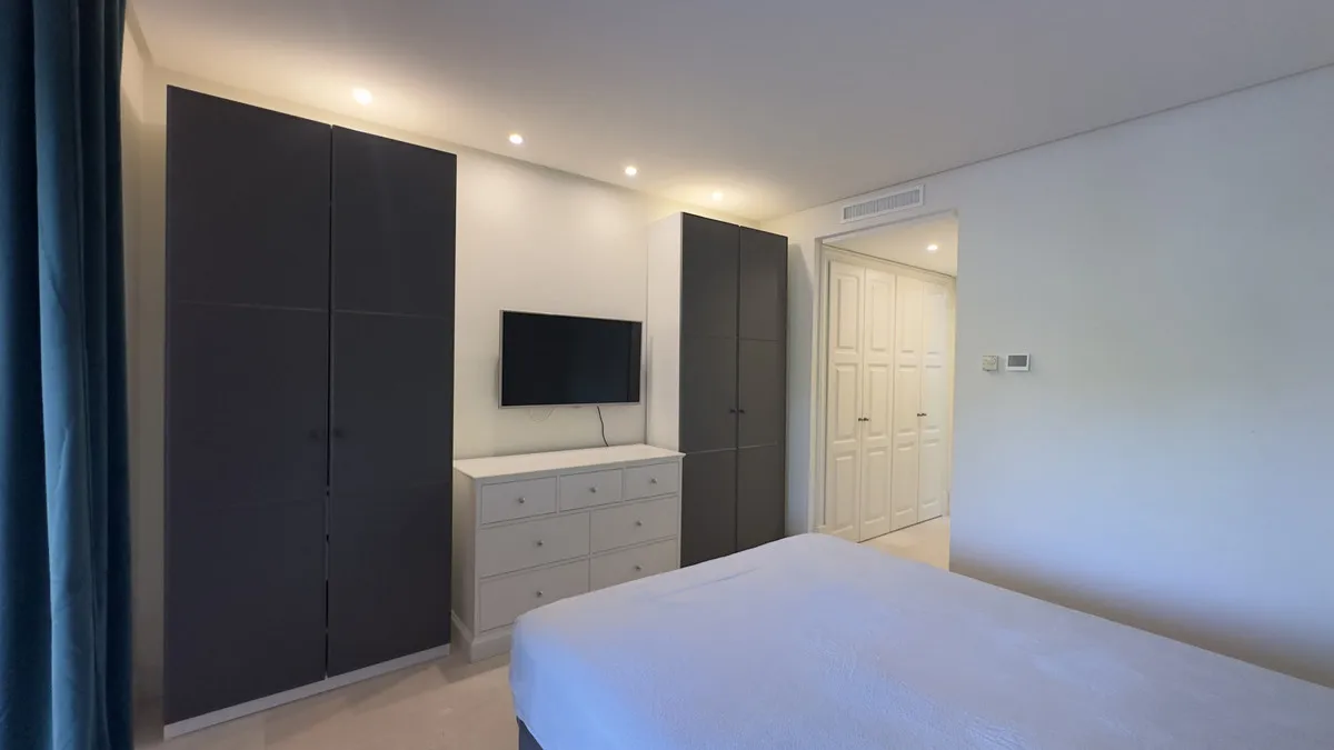 b1991001-9f2f-46b3-96bd-49e8e227d402