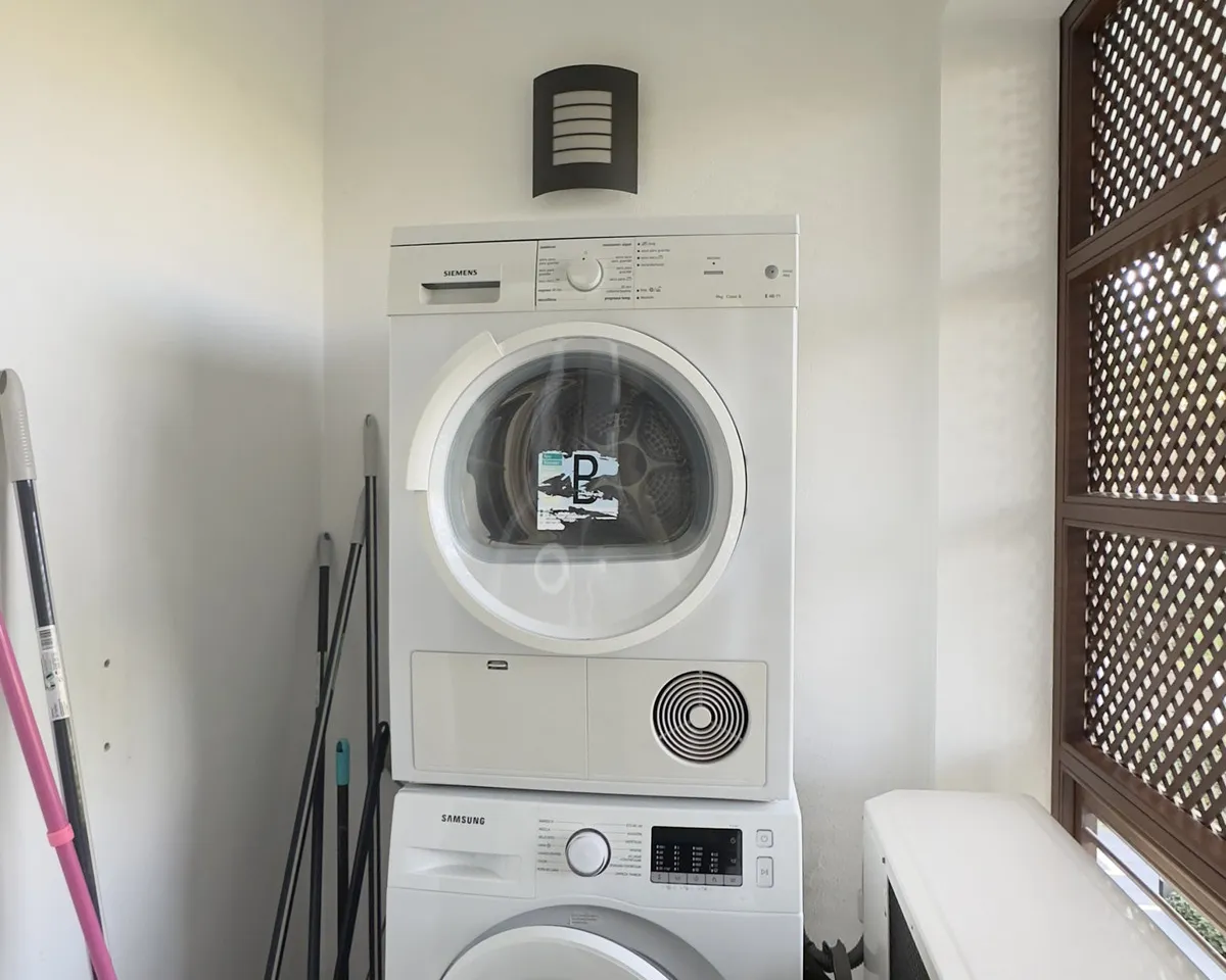 e09b6d28-c62c-4f8d-8be8-010e06d61711