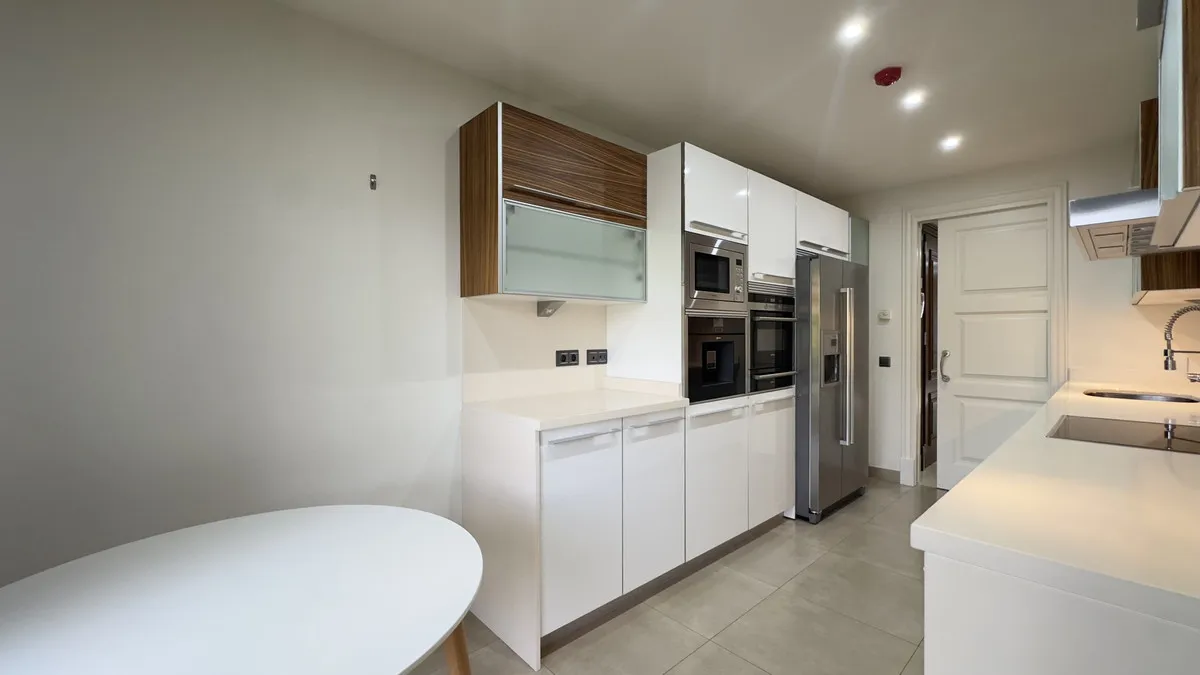 f5bba541-7b5d-4a76-9d30-f47a5d637d99