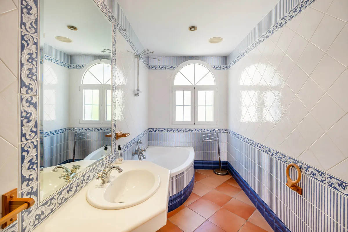 4ade8c86-741d-4496-957d-cc4b40ff010e