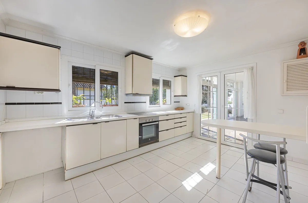 1f734e90-4b72-4594-87ea-34c8588ebcf7