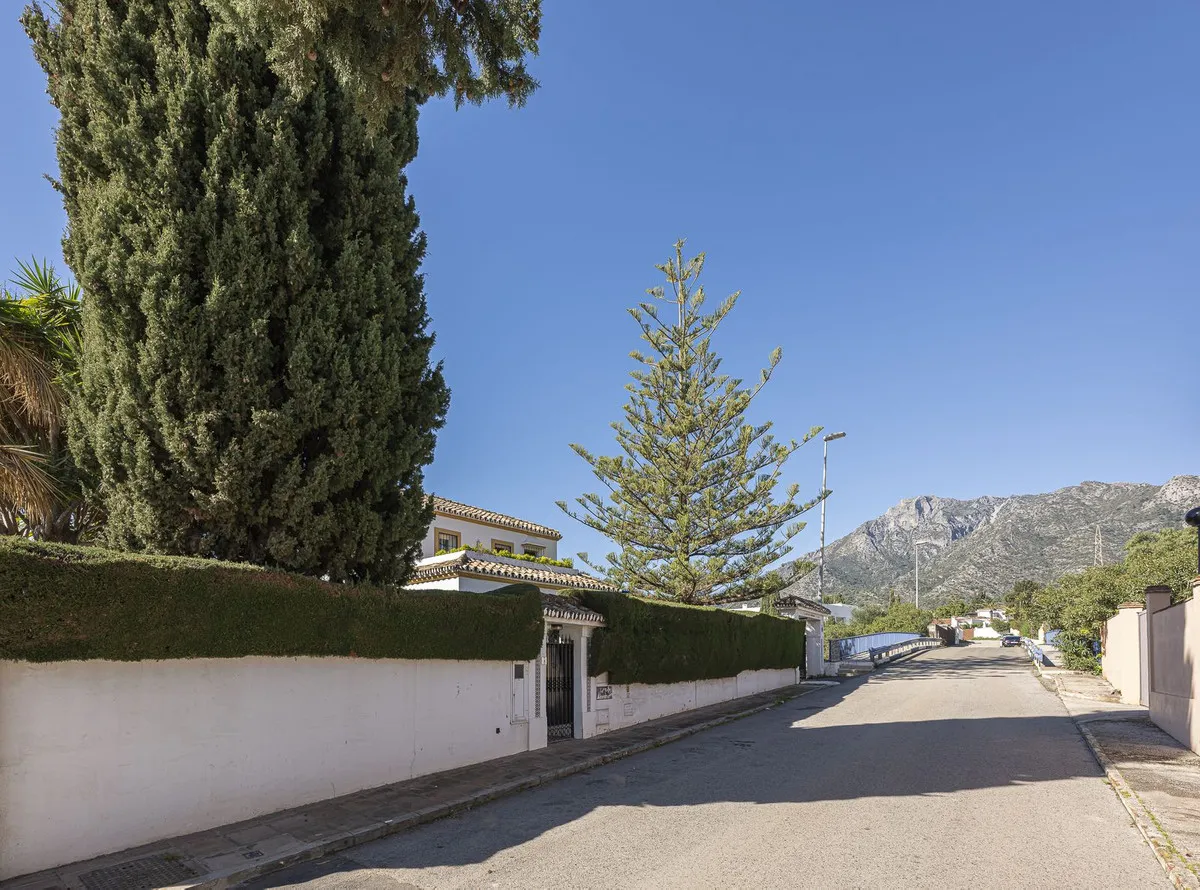 9731d839-a52d-4bd5-b88c-0aa951bd8486