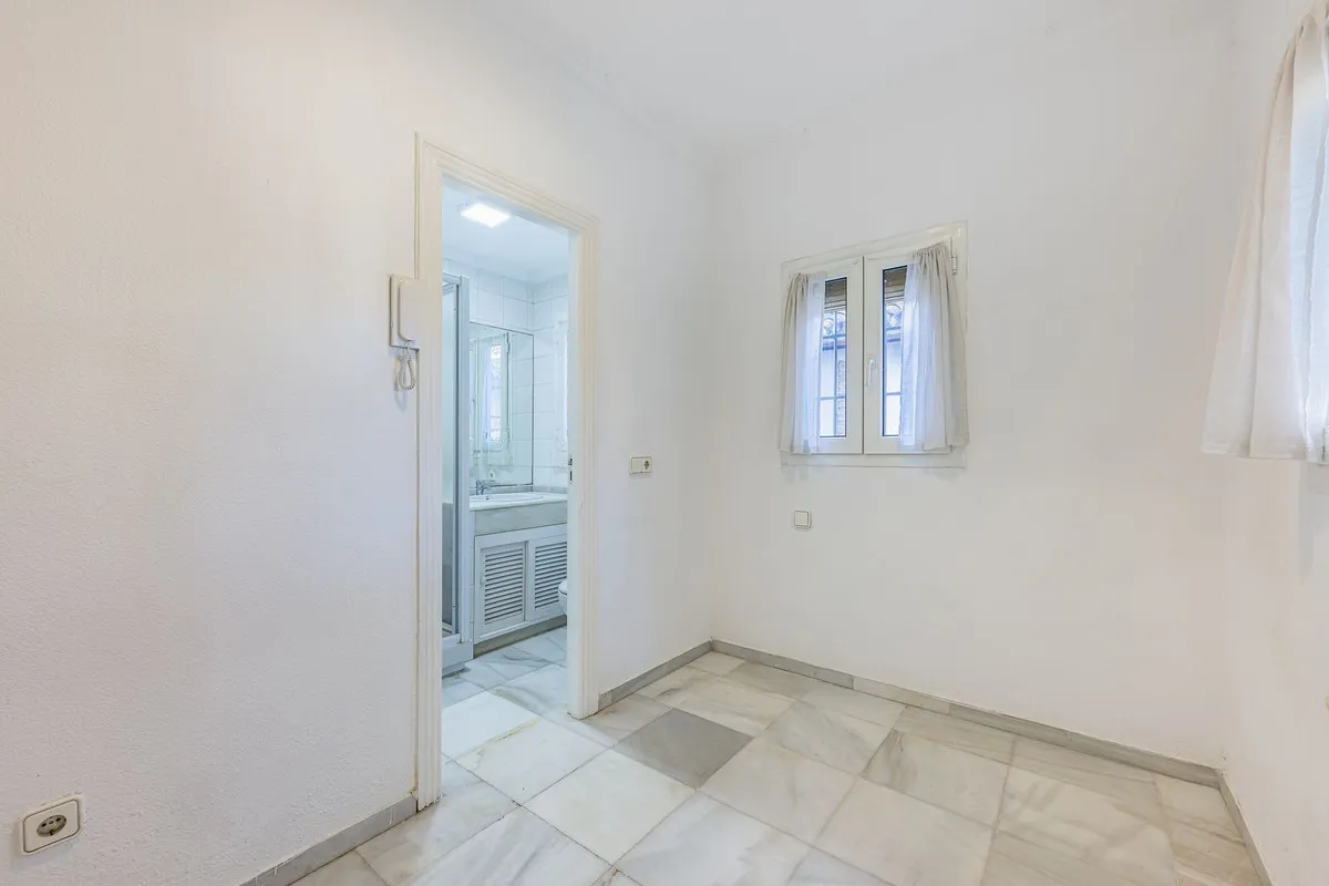 b217a780-c90d-47a0-98b4-e5f1b9a7a301