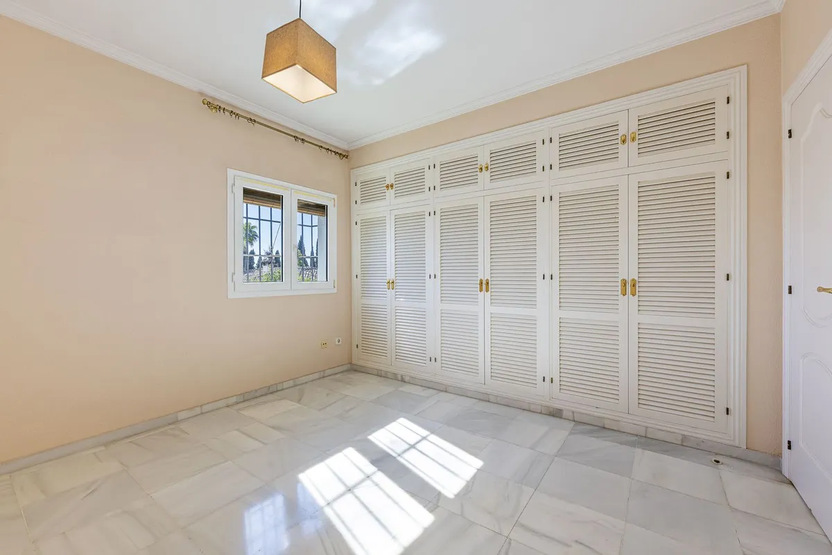 e966310f-f81e-4a9b-848a-624cefbfd9e3