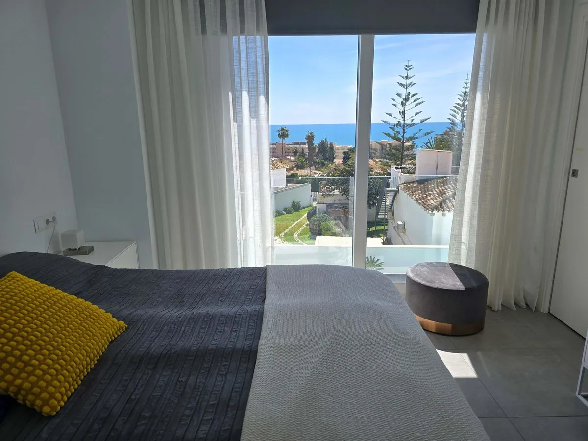 8563ee78-ae1a-4db3-95eb-af77299a049e