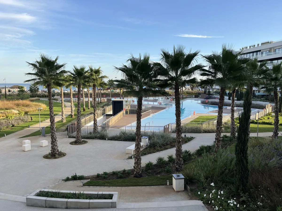 7f865b7c-255e-4eee-b2ae-e072fc74c150