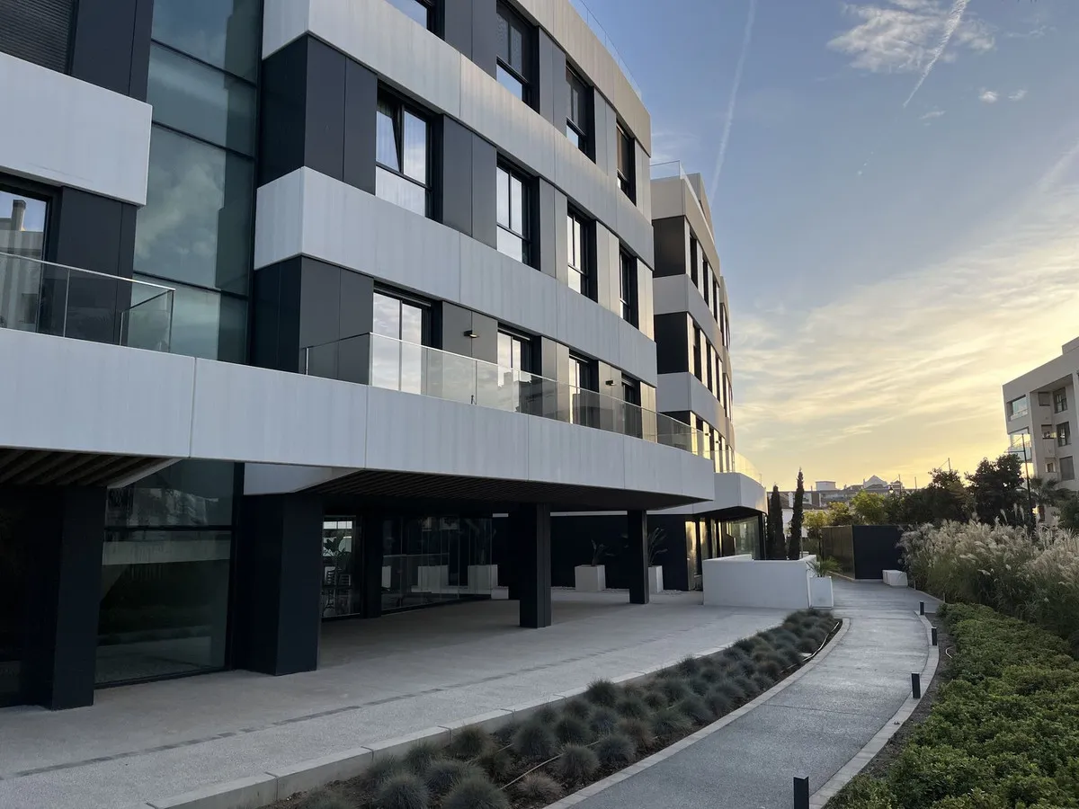 b6e673fd-07dd-459b-aaad-84379c72ccfb