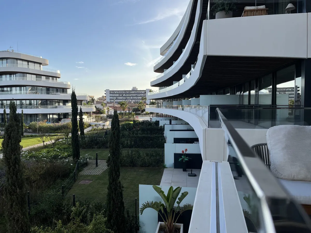 cdea4bd2-1722-472f-8db8-14c6ce2dbd26