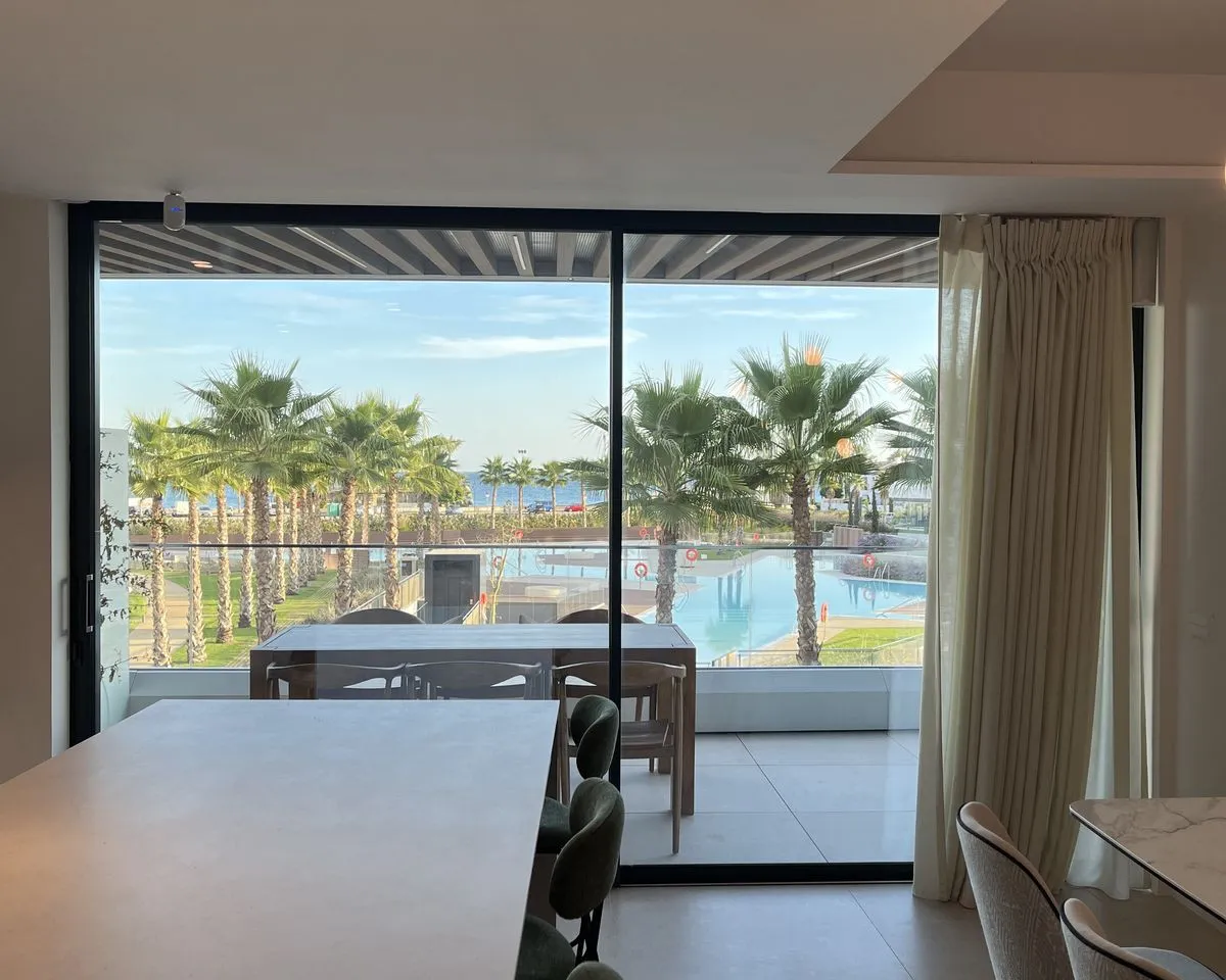 e0fb7741-80db-43d5-bdbb-8e21e8c3e960