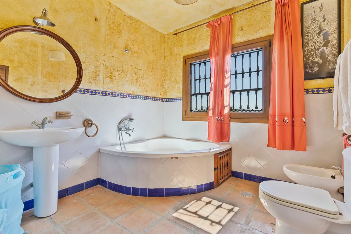 b33ee305-8309-42d5-8a40-99b3788b27d5