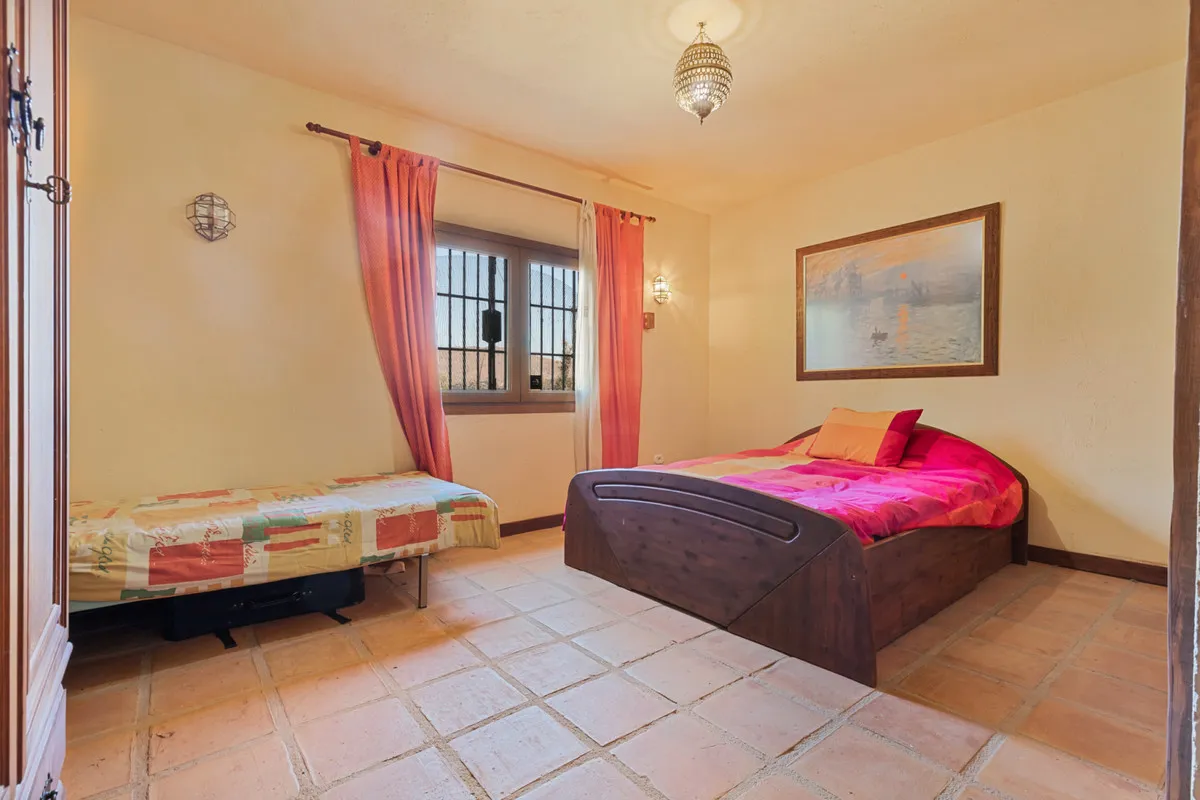 fec0ffa1-85b1-4578-92e9-54eba885b2e2