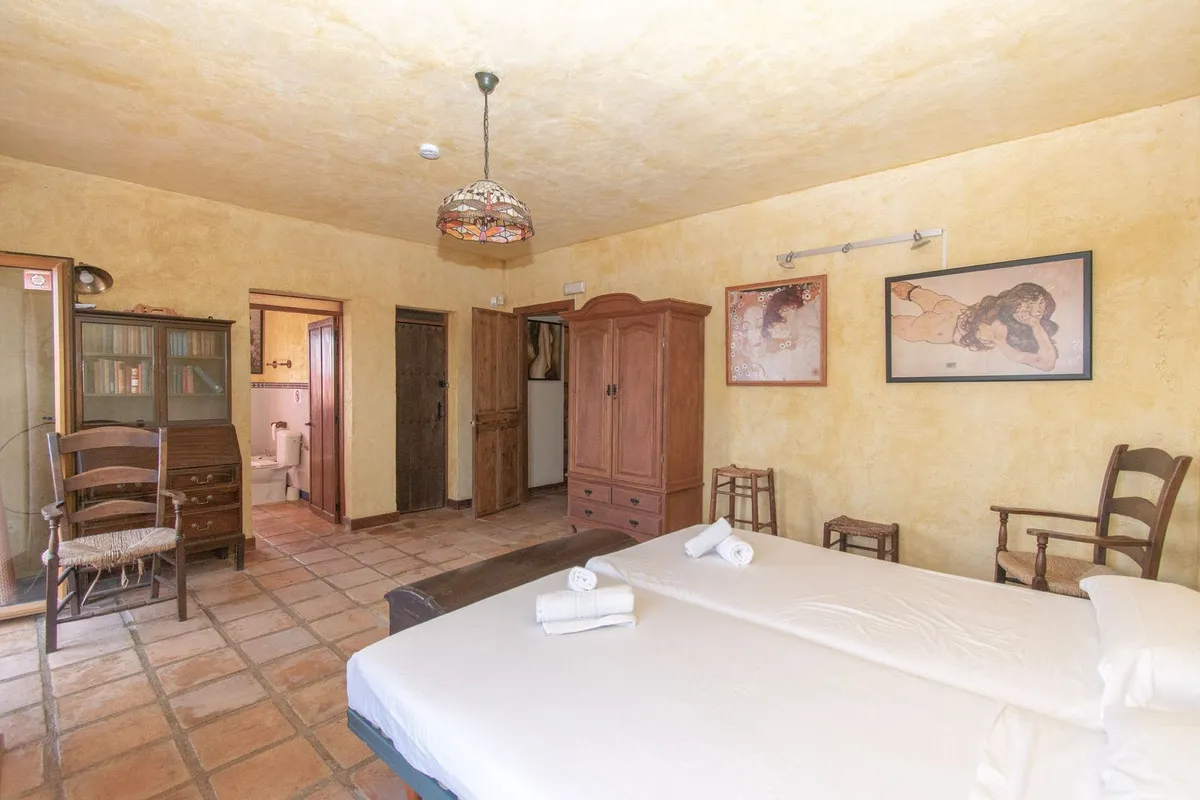 ae6435fd-1fd1-46f9-867c-e5c8eae2a0ab