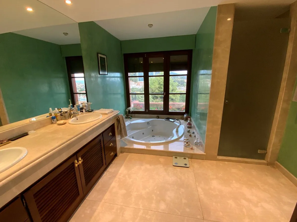 ff0d1aa6-697e-4ae0-80cb-9b3d413aef5b