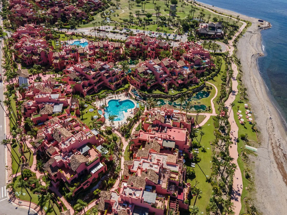 121e6644-ce47-489a-a4d4-c4671f56c935