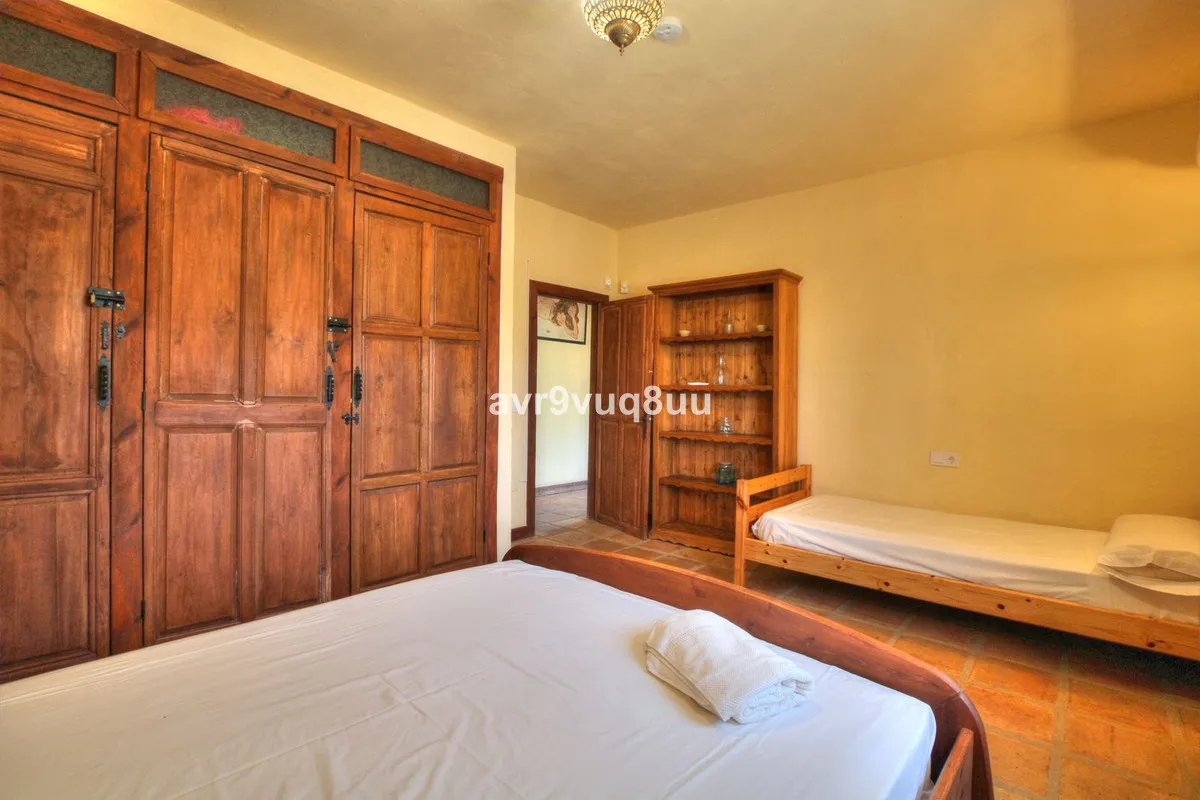 5b1fffa1-84ba-45a8-900c-088781cd5ef8