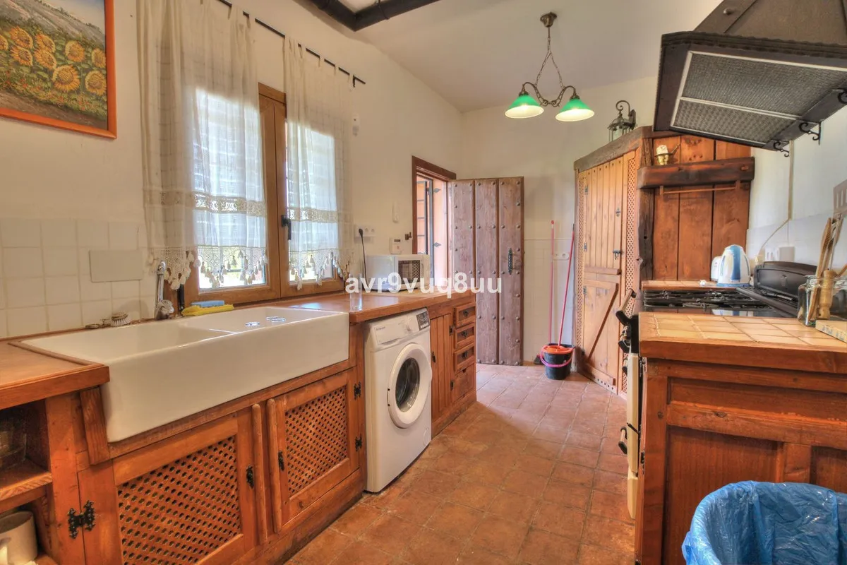 b8fb4892-265f-48b6-8bc3-f271a4715cc6