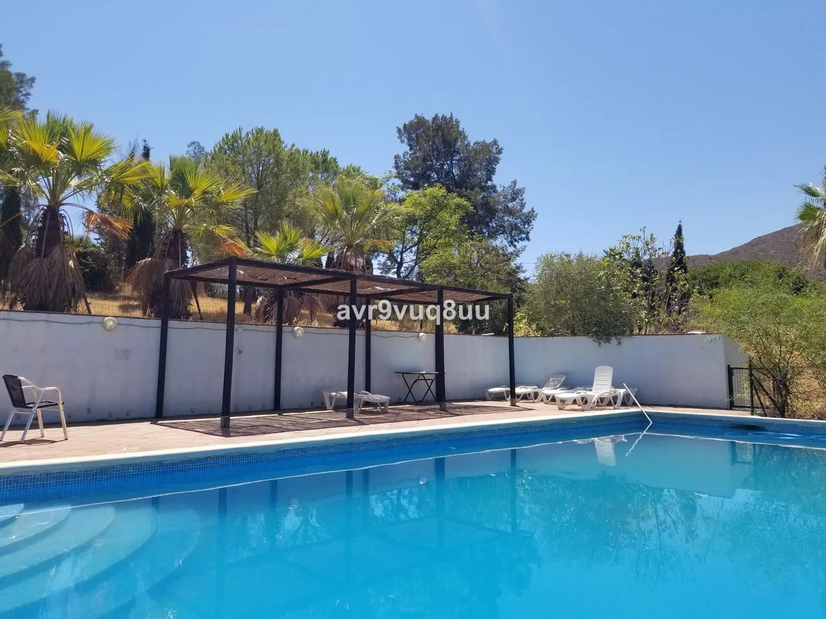 f6f5e48b-7a3b-4391-bdad-64a23c1ca24c