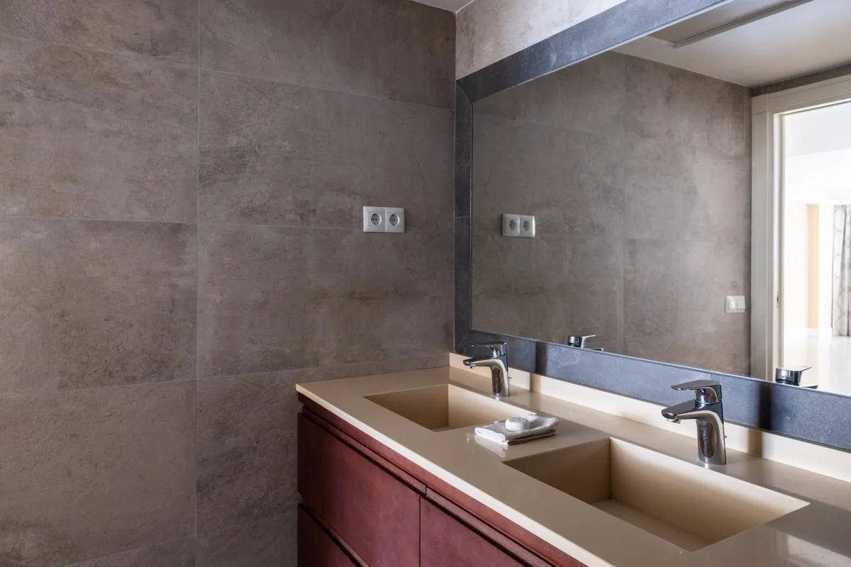 af76baf2-c881-4853-9cad-fb2959651fe3