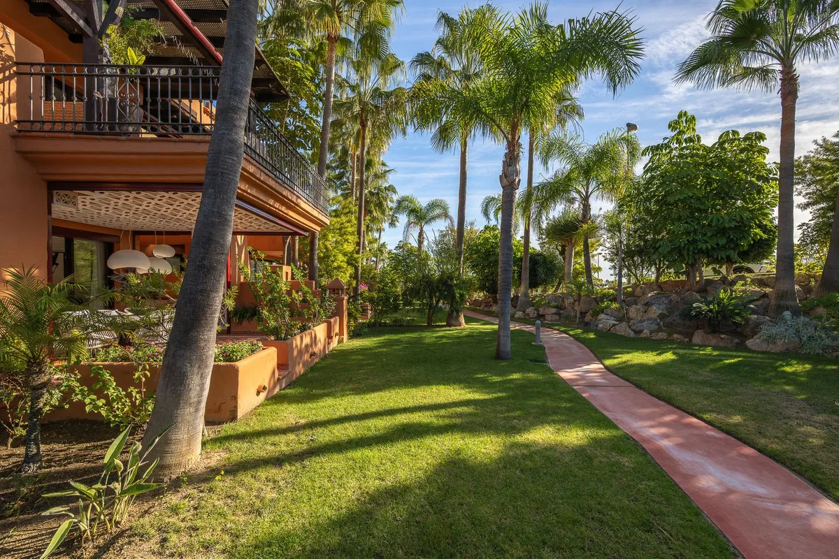 9b9eb6b0-561a-45e1-9788-162c5269fd40