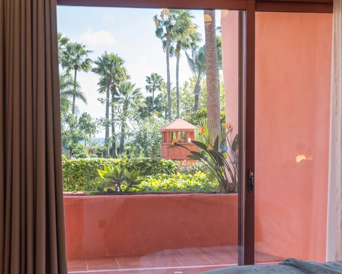 6bbb0a8c-1566-4366-bf82-31d878411db8