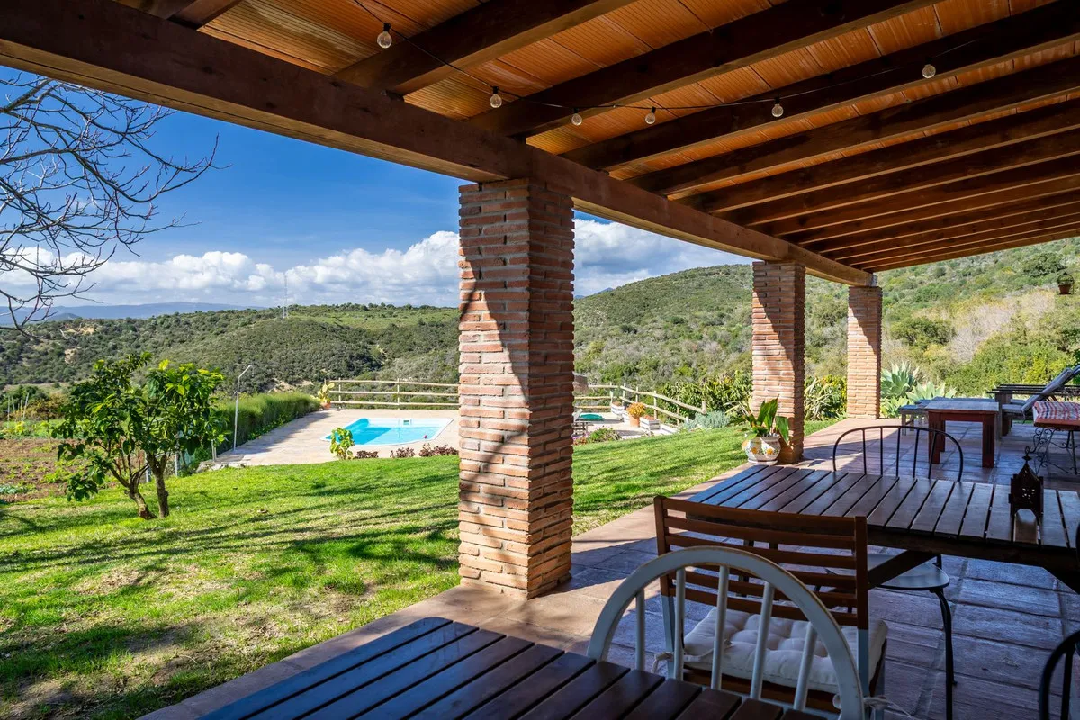 a2a7550f-2dde-4bbd-8f05-6e8fd5e92c25