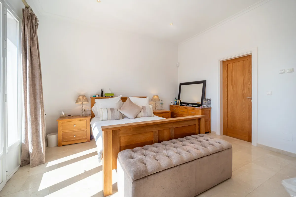 9dc3b95d-391b-435a-971b-1532573a7e69