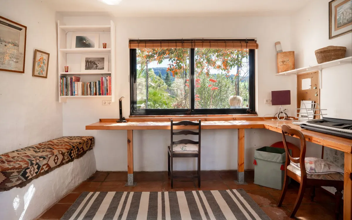 08adb24a-e8a9-4e2f-8b48-883b167f69fb