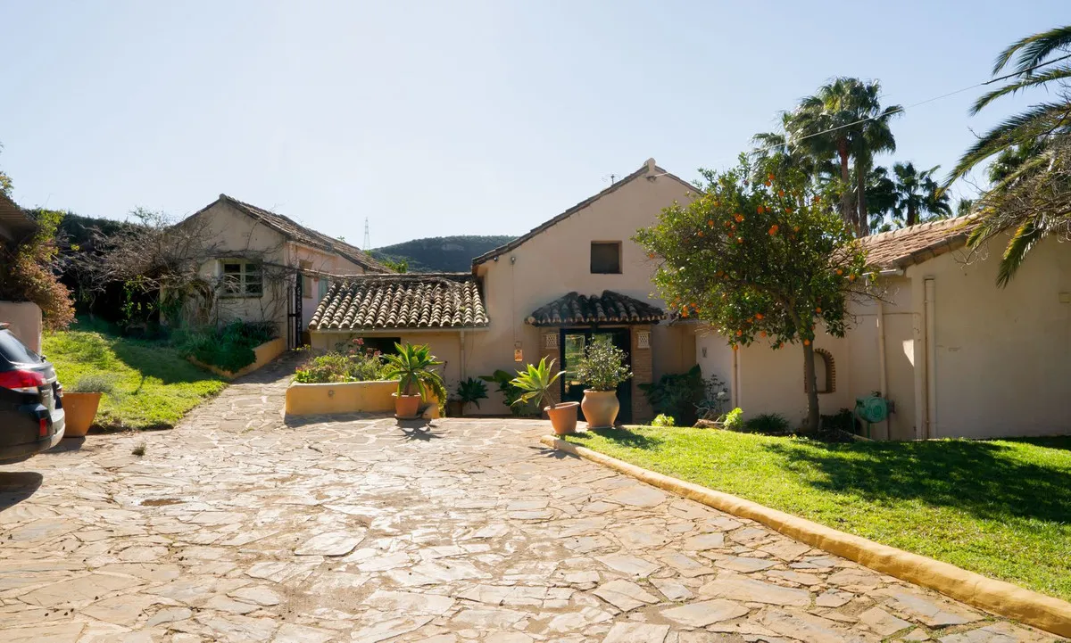 ba24cf68-ebe9-4705-be29-3a7ae1a1e68a