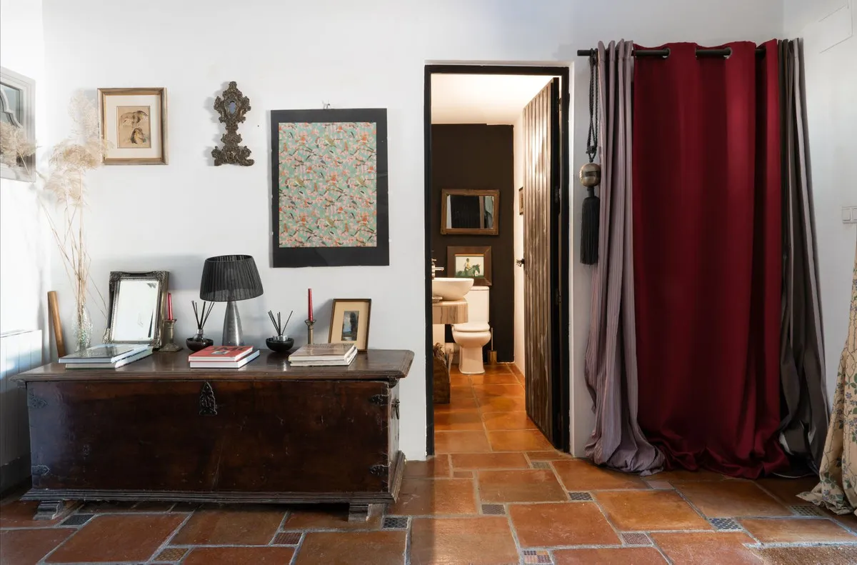 cc3c6b4e-56d5-49b5-9caa-cec6eb30c54d