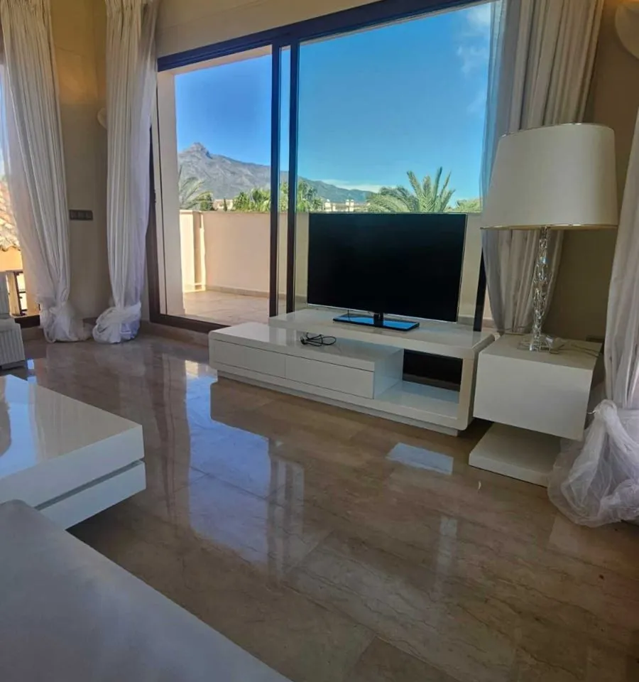 f00261aa-7bd1-48d8-8af0-97130089661e