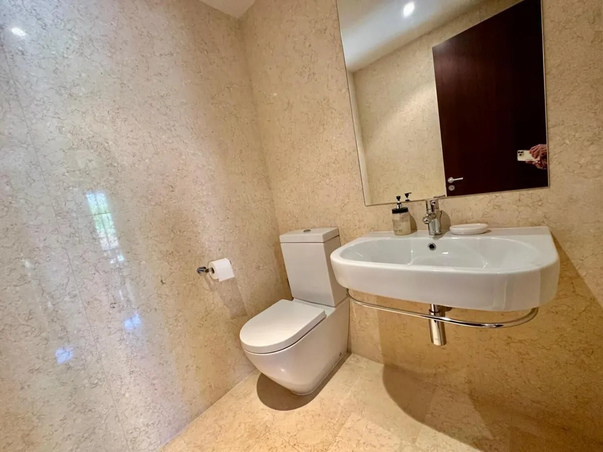 f5473d09-a0a6-49c1-af75-2e5118515659