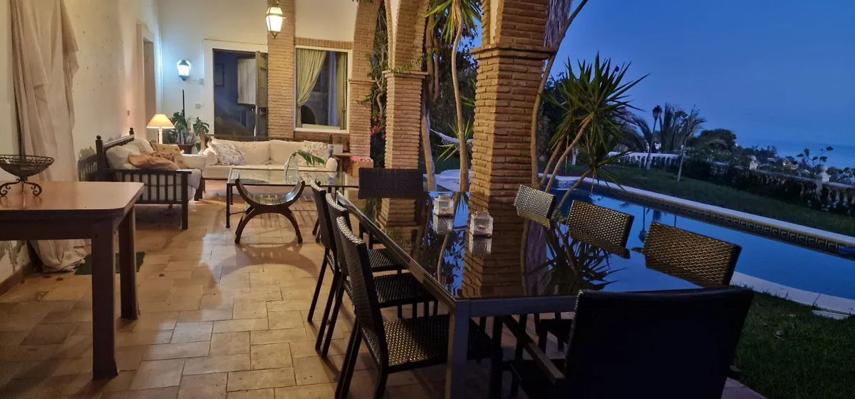 b365c559-05a1-4621-b647-7d743b1fe80c