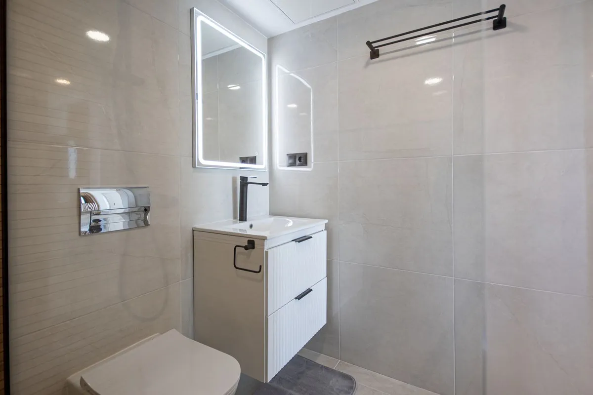 6d693096-8c5b-4973-98ee-a9a90e85dc55