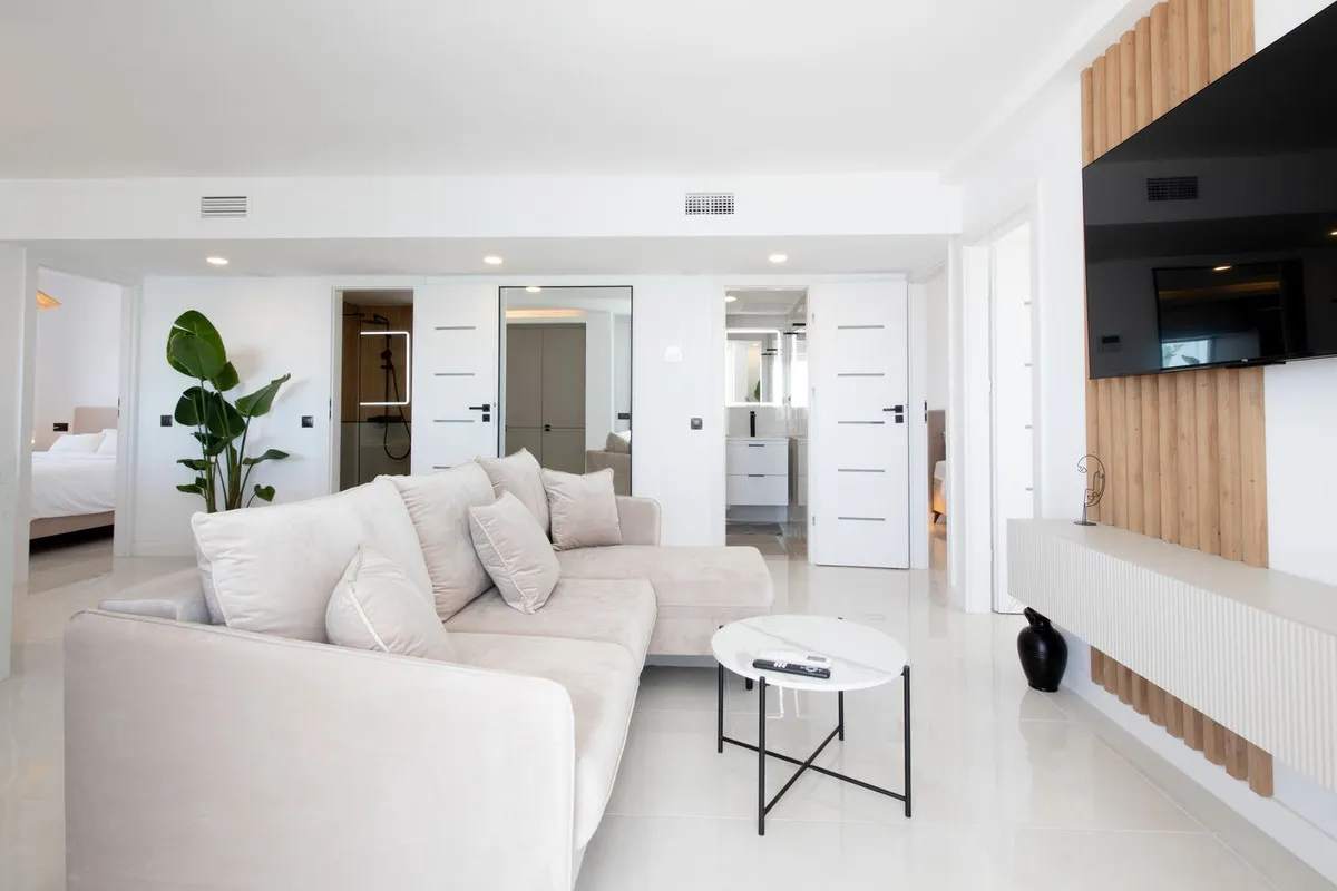 c8c5a83c-afdd-4461-b624-d3844587928e