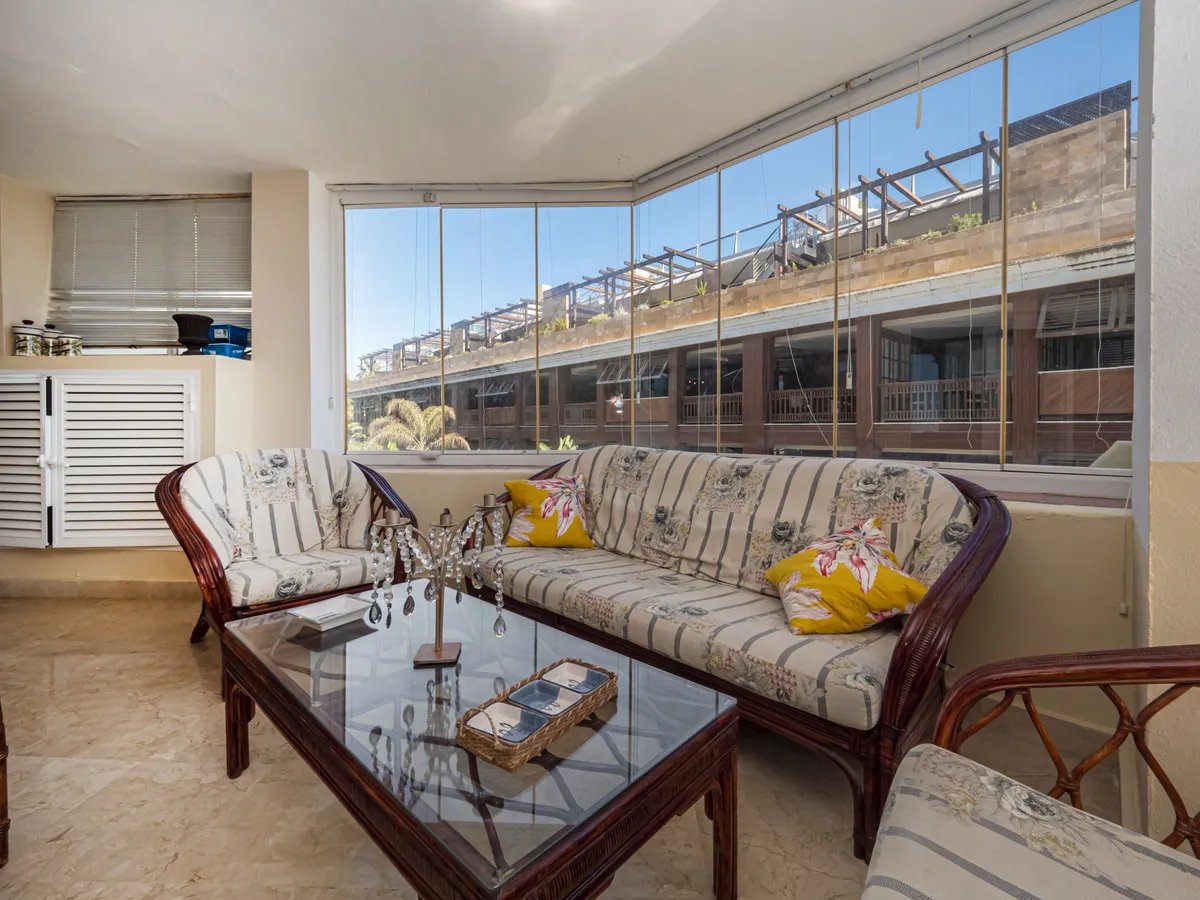 b8196953-9f83-44ef-a7d0-52d5eb2c23d4