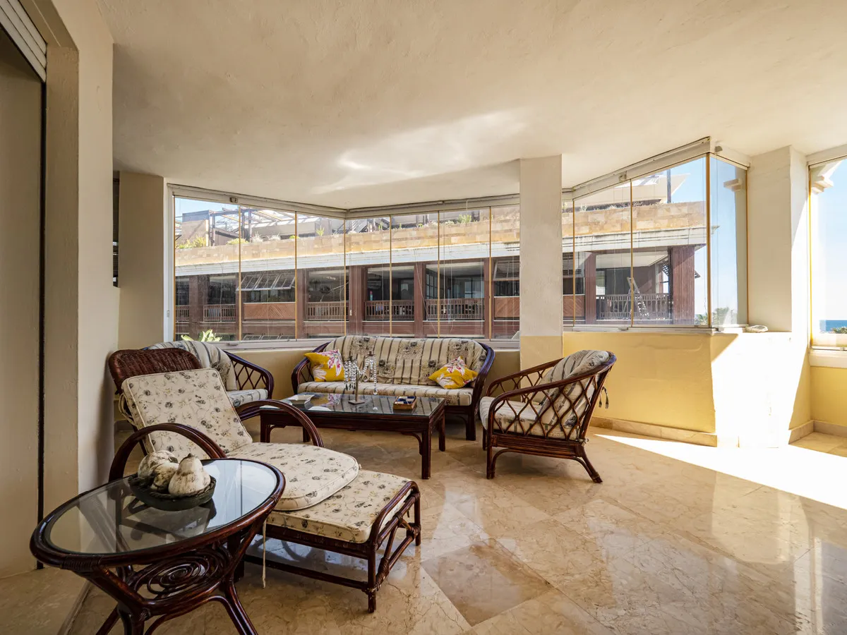 db9c8fe1-d306-48c4-ad58-e188f9283370