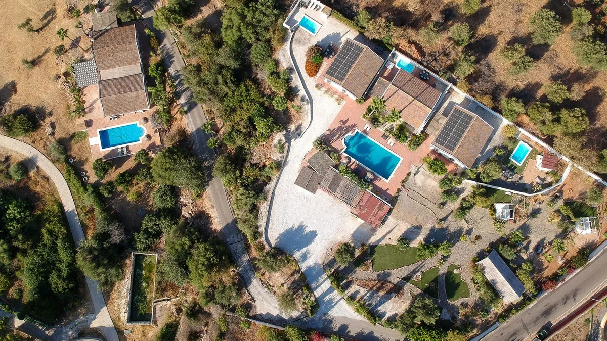 101a8a11-55ab-4d12-a908-d0ef8d6ab7b5