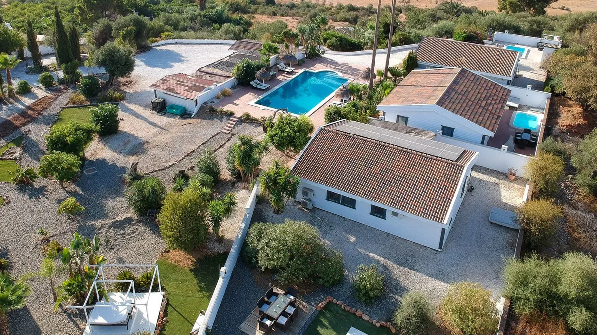 10d25274-2c60-47f1-929b-e366508756fb