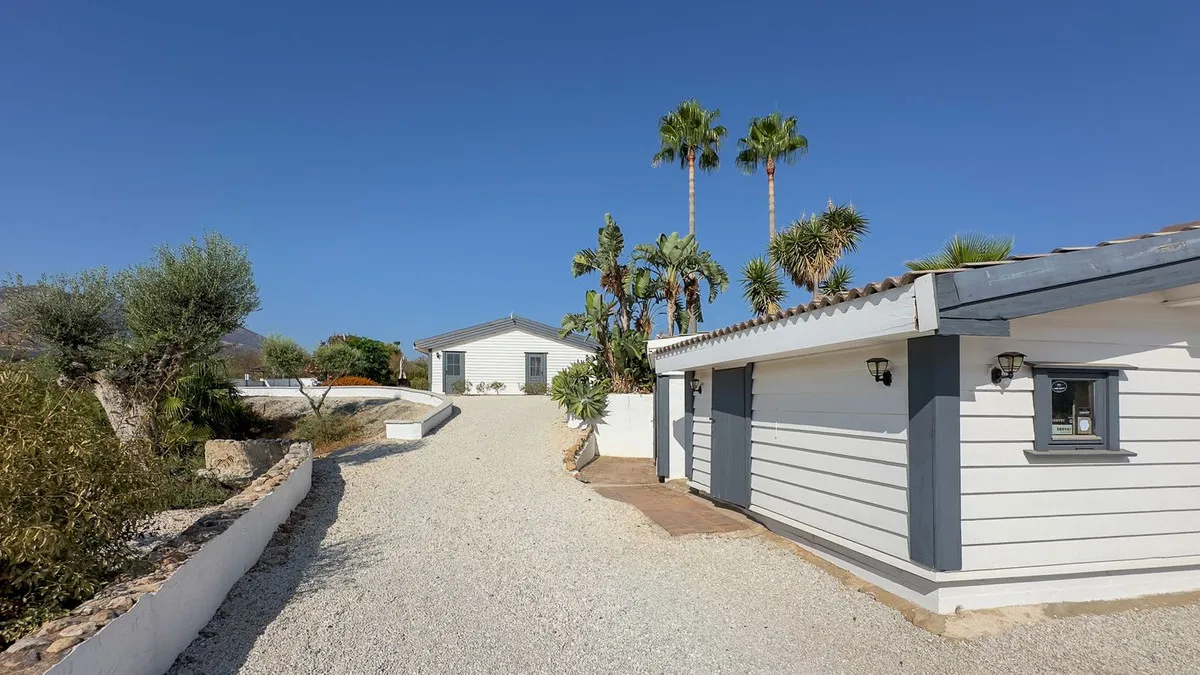 50a8c571-18a2-4cf2-a9e6-4147aa243ffd