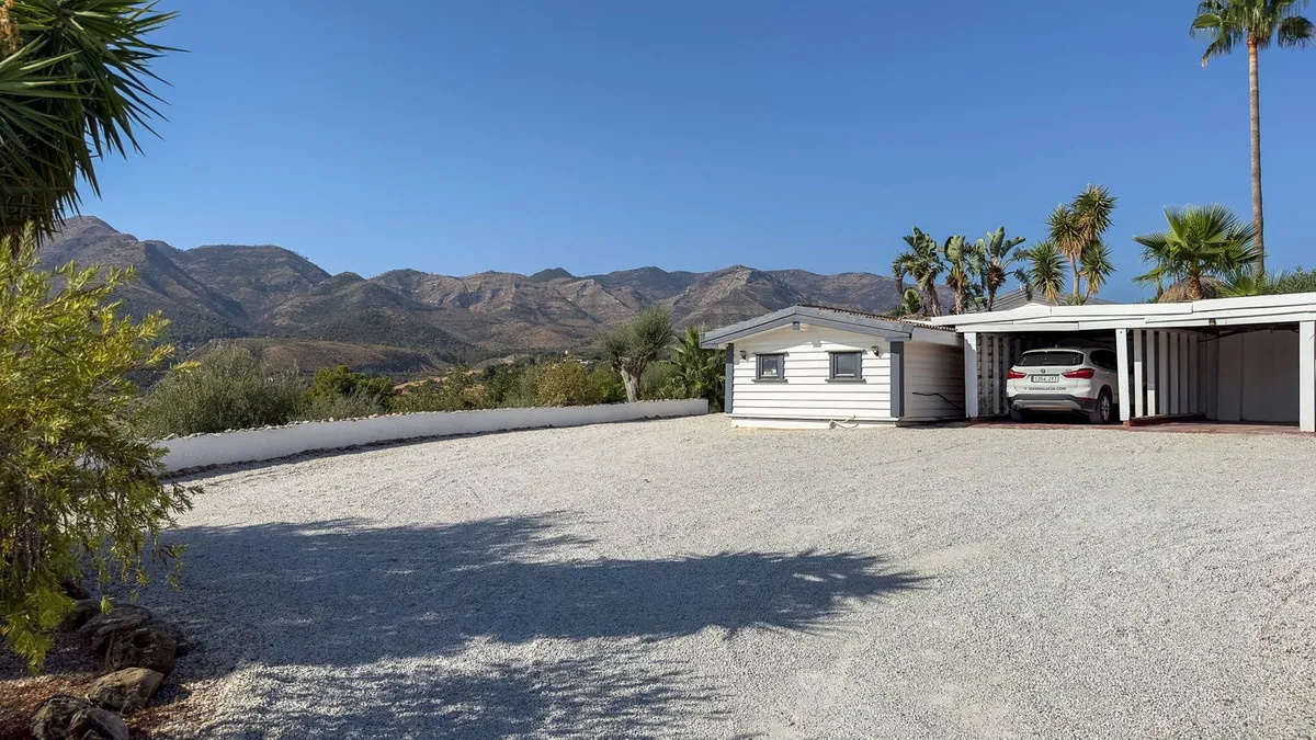 598cf75e-aad9-49d7-8a2b-4834175d6401