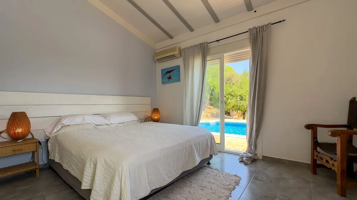 7ae78c8b-7a8d-44f7-bda6-043fb0f5c15e