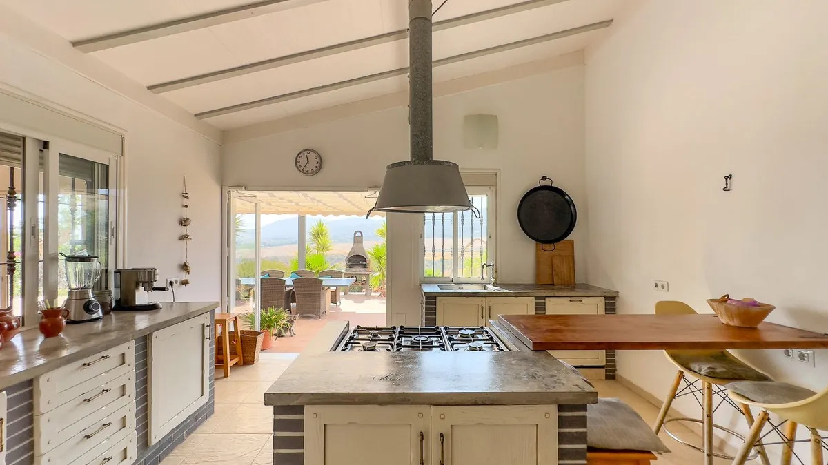 8f1fa7ed-dbd9-4e61-9603-584bb63ce462