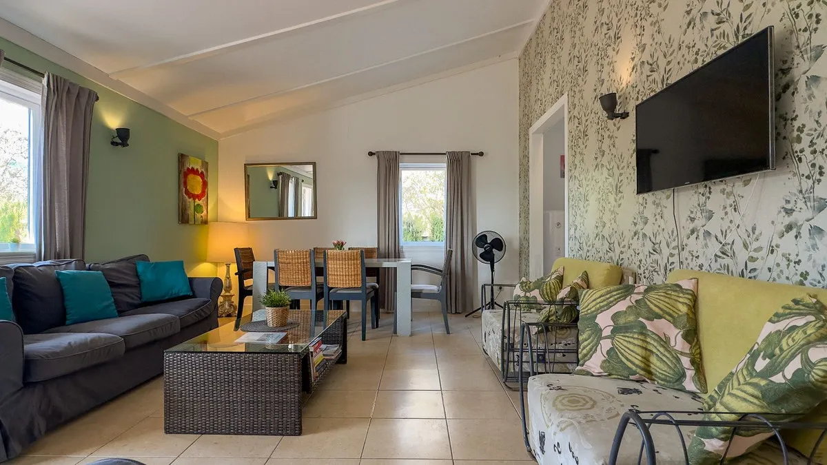 df2e28ef-2505-43ff-8f44-52b1467429f7