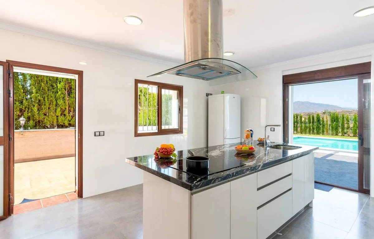 b0a8b956-1de3-4b77-9b5e-7f69c6d0698d