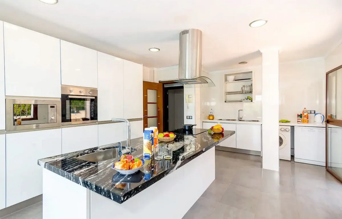 ff873a77-66ab-4bc7-aff0-087fb584af35