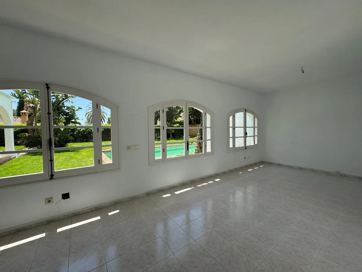 18f371b0-c52b-44db-97f9-3c63264c537a