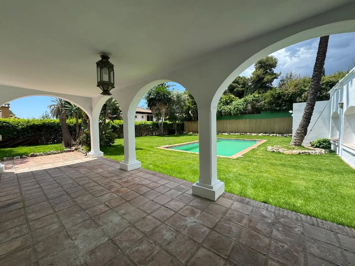 5fdd3799-1977-4b3e-8e7f-2b5118d1c16c